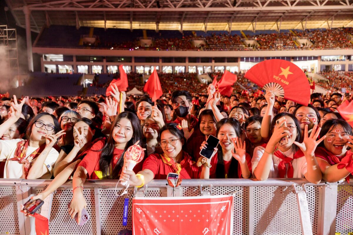 national stadium singapore concert crowd night